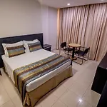 Like Ü Hotel Goiânia